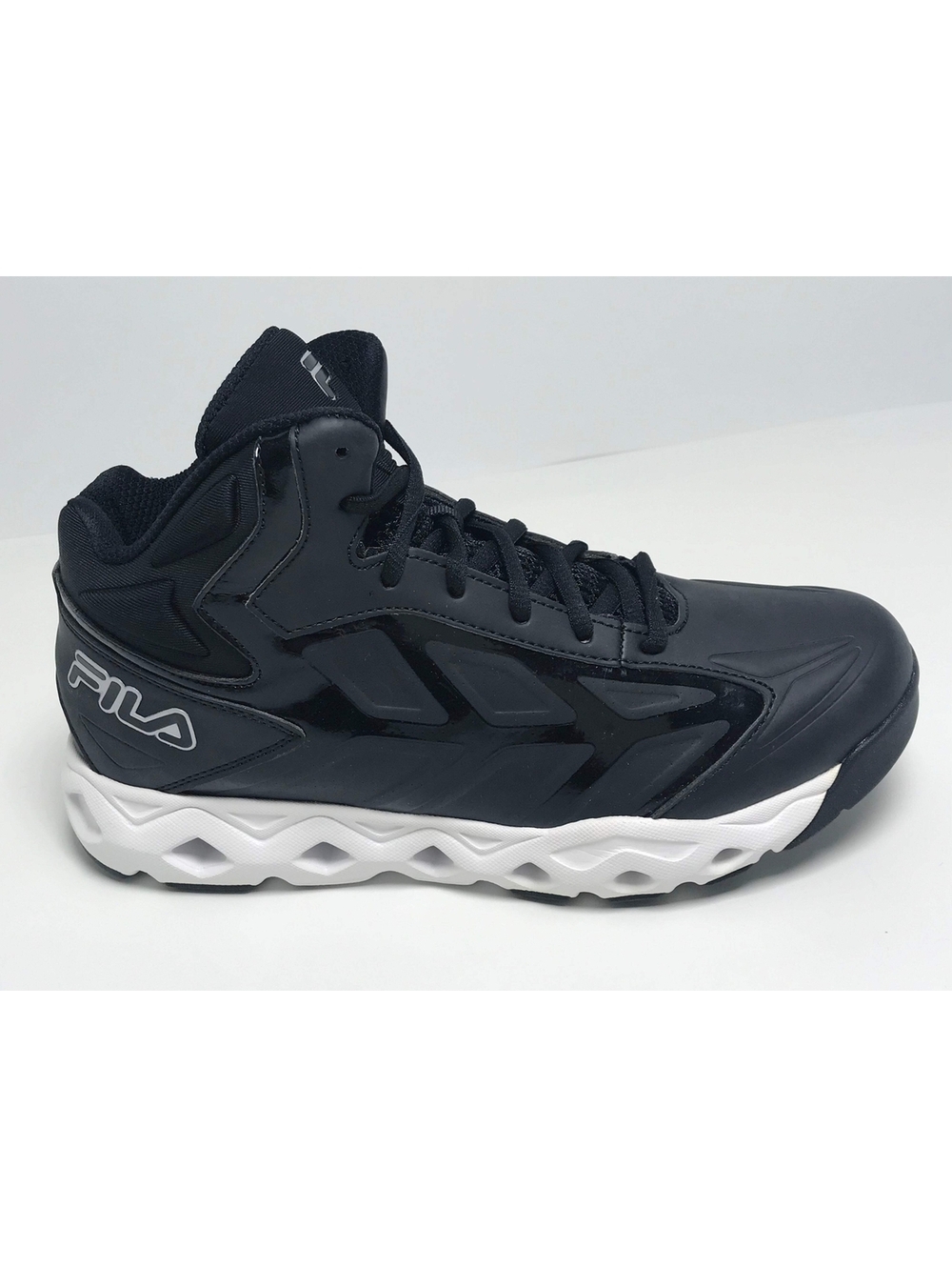 Men's Fila Torranado Black | White Sneakers NWT